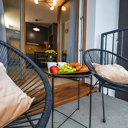 Moonlight By Housine * Zator